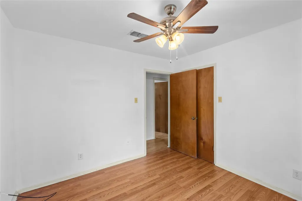 1939 E Texas Street Denison TX 75021