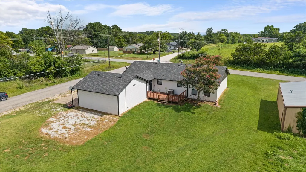 1939 E Texas Street Denison TX 75021