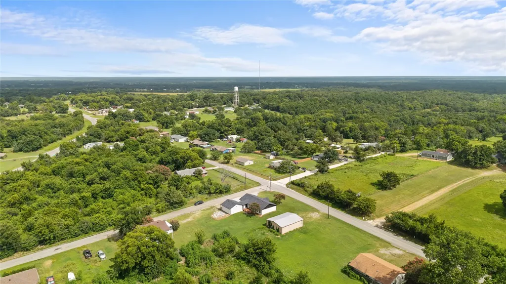 1939 E Texas Street Denison TX 75021