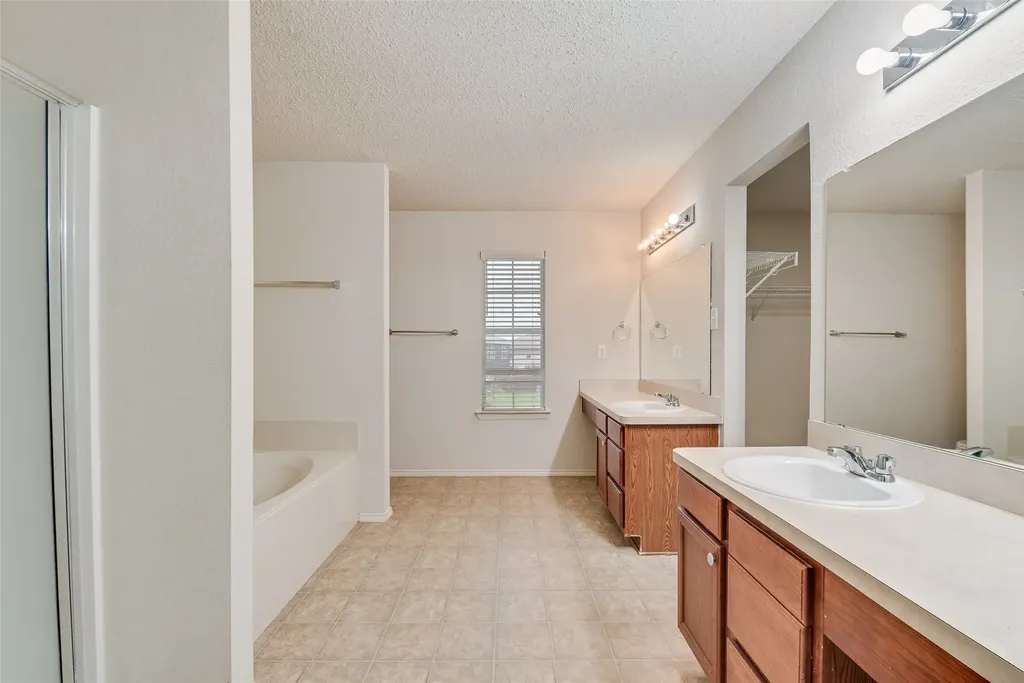 124 Independence Avenue Venus TX 76084
