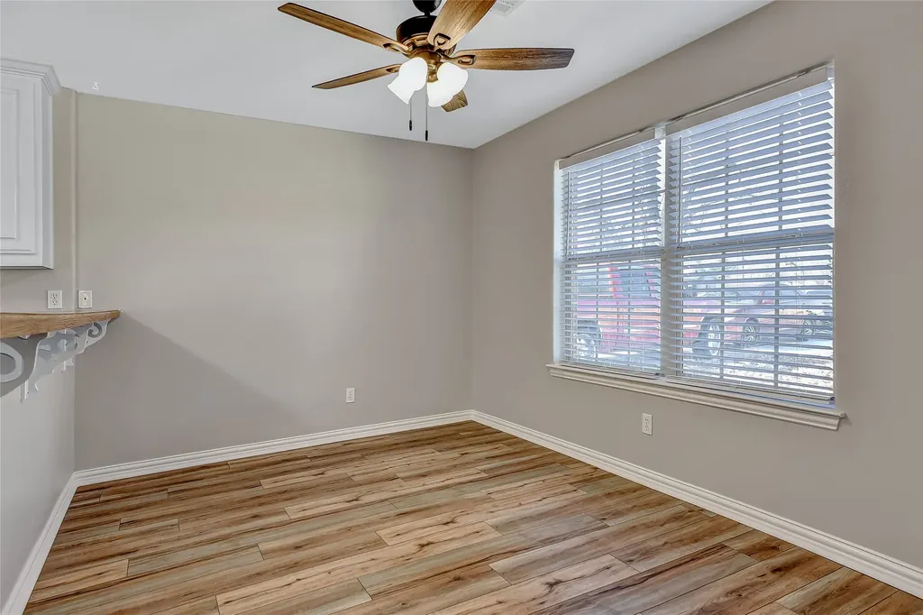 1110-1112 N Main Street Bonham TX 75418