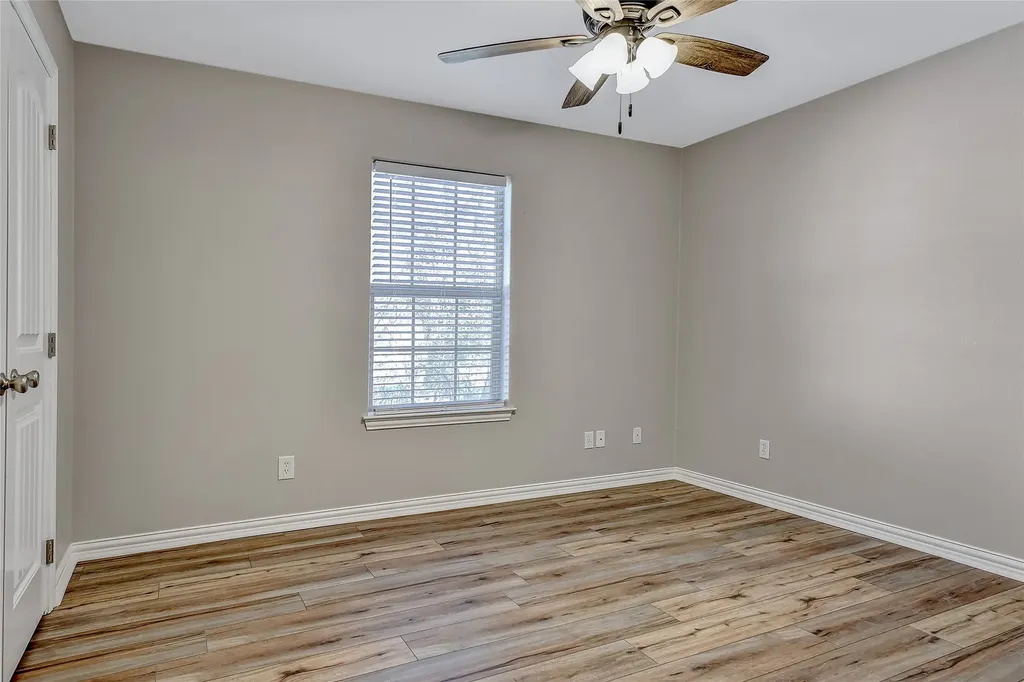 1110-1112 N Main Street Bonham TX 75418