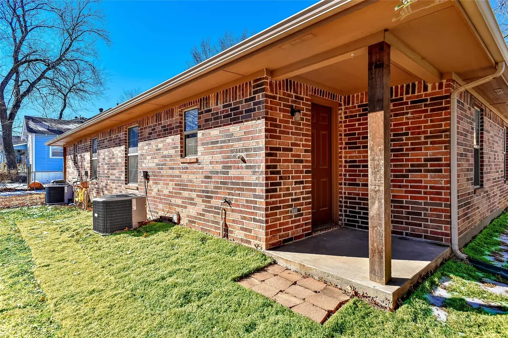 1110-1112 N Main Street Bonham TX 75418