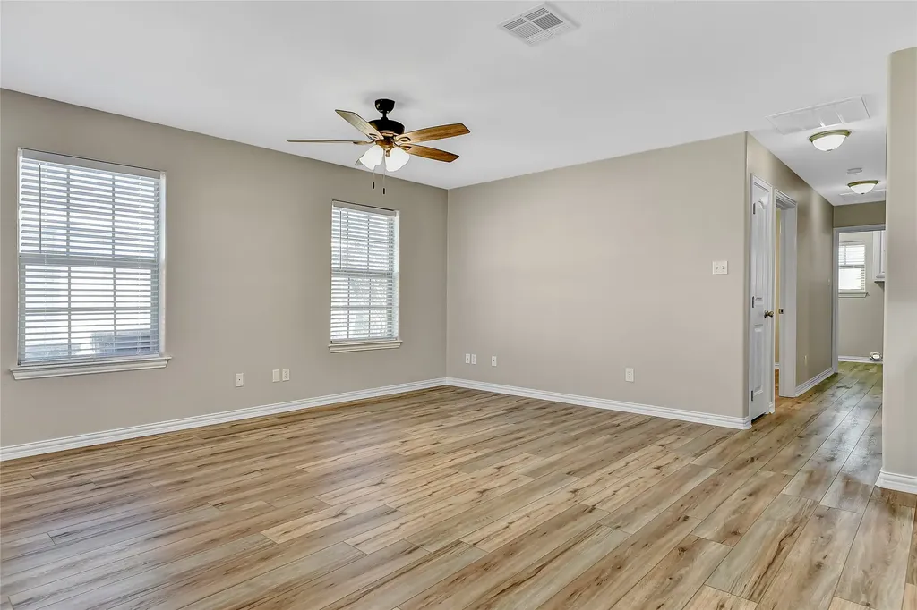 1110-1112 N Main Street Bonham TX 75418