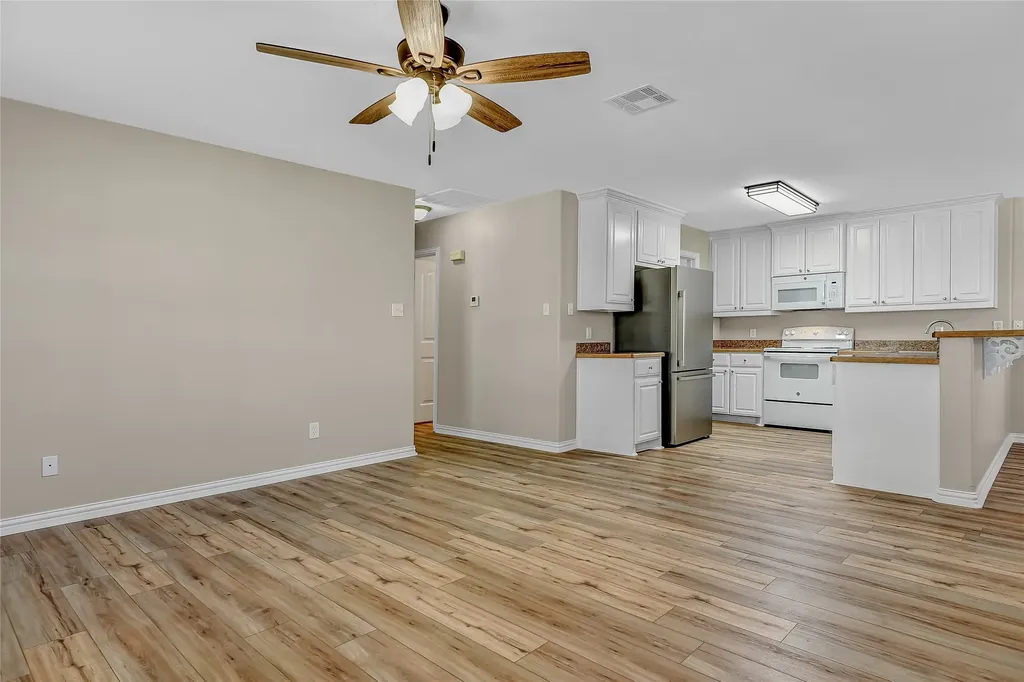 1110-1112 N Main Street Bonham TX 75418
