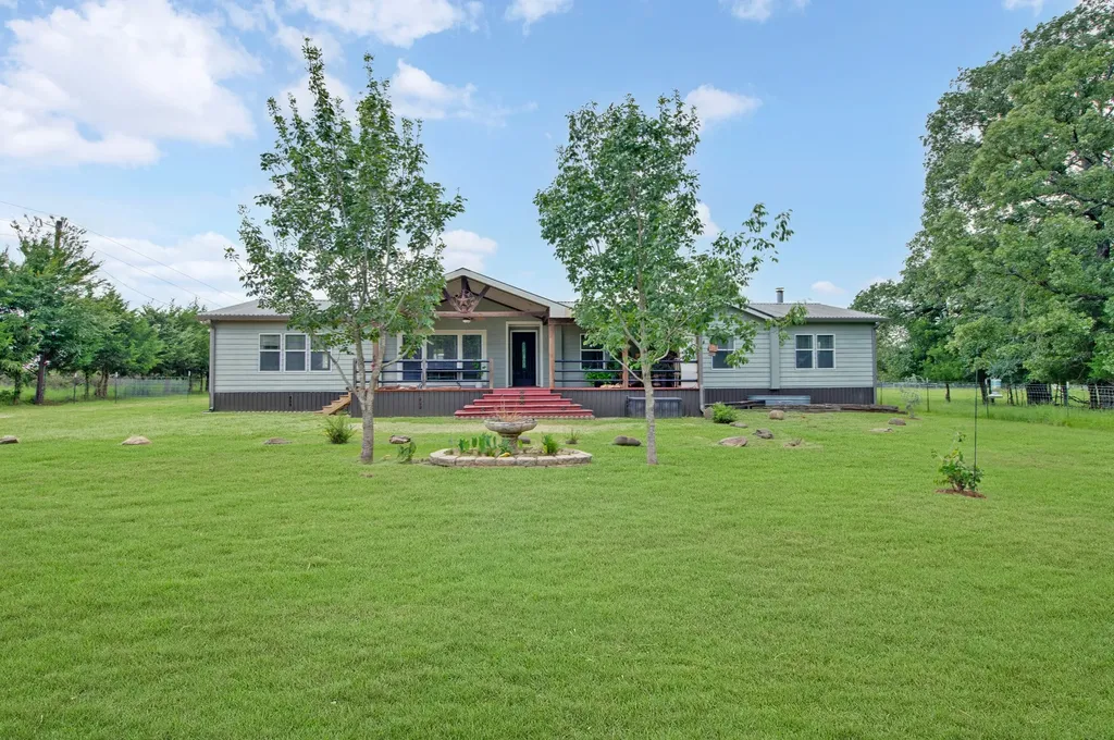 923 County Road 2415 Honey Grove TX 75446