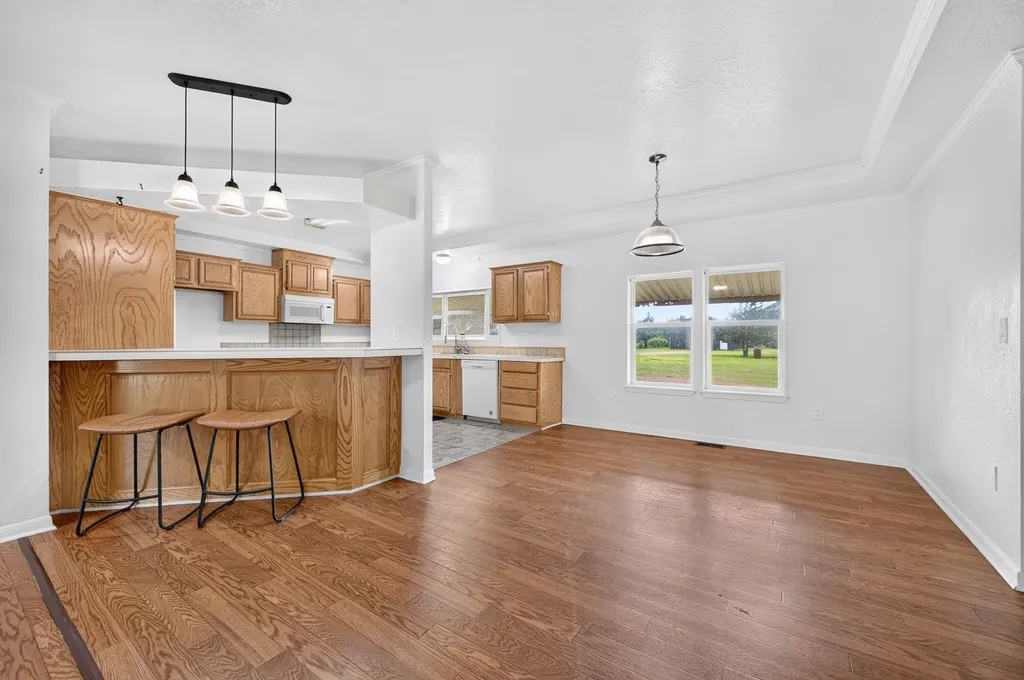 923 County Road 2415 Honey Grove TX 75446