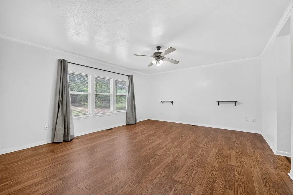 923 County Road 2415 Honey Grove TX 75446