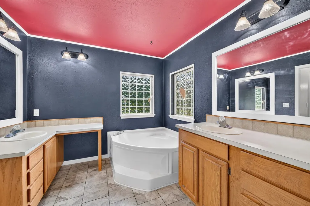 923 County Road 2415 Honey Grove TX 75446