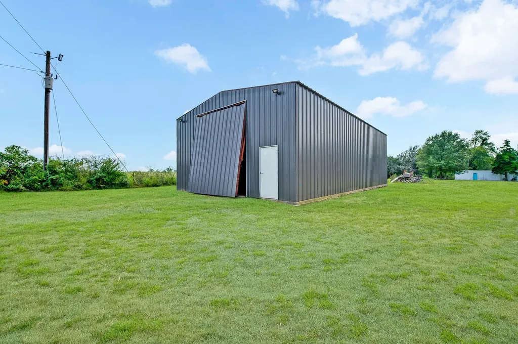 923 County Road 2415 Honey Grove TX 75446