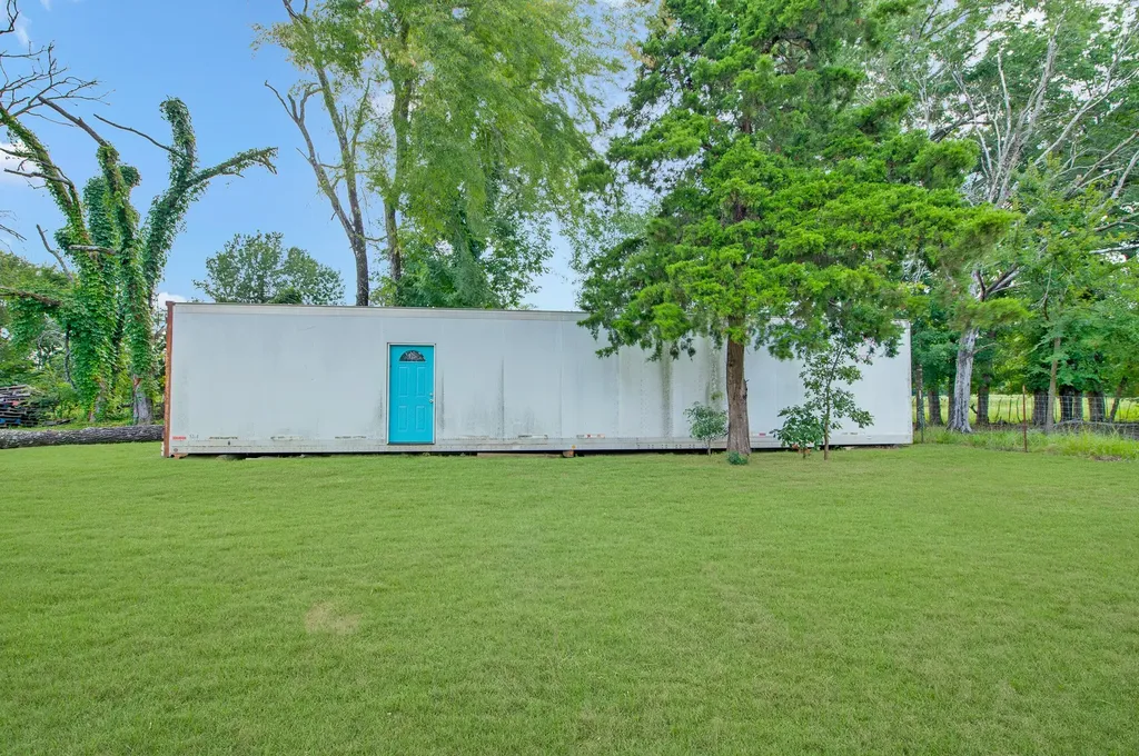 923 County Road 2415 Honey Grove TX 75446