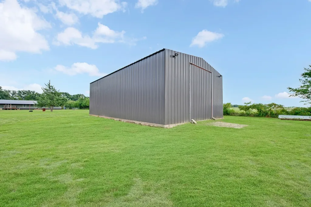 923 County Road 2415 Honey Grove TX 75446