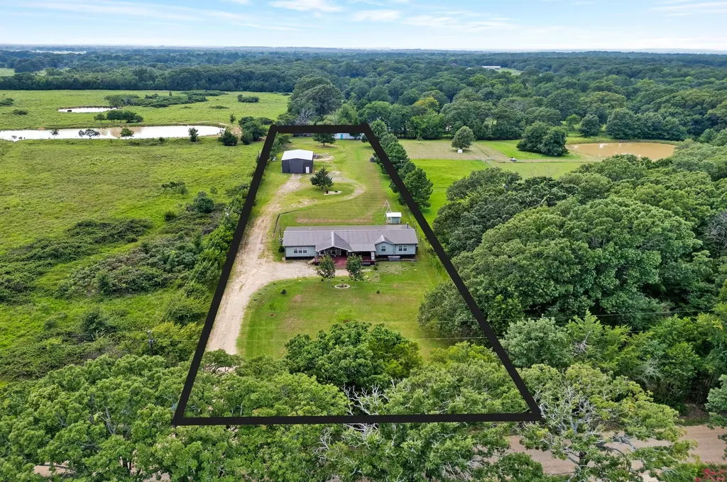 923 County Road 2415 Honey Grove TX 75446