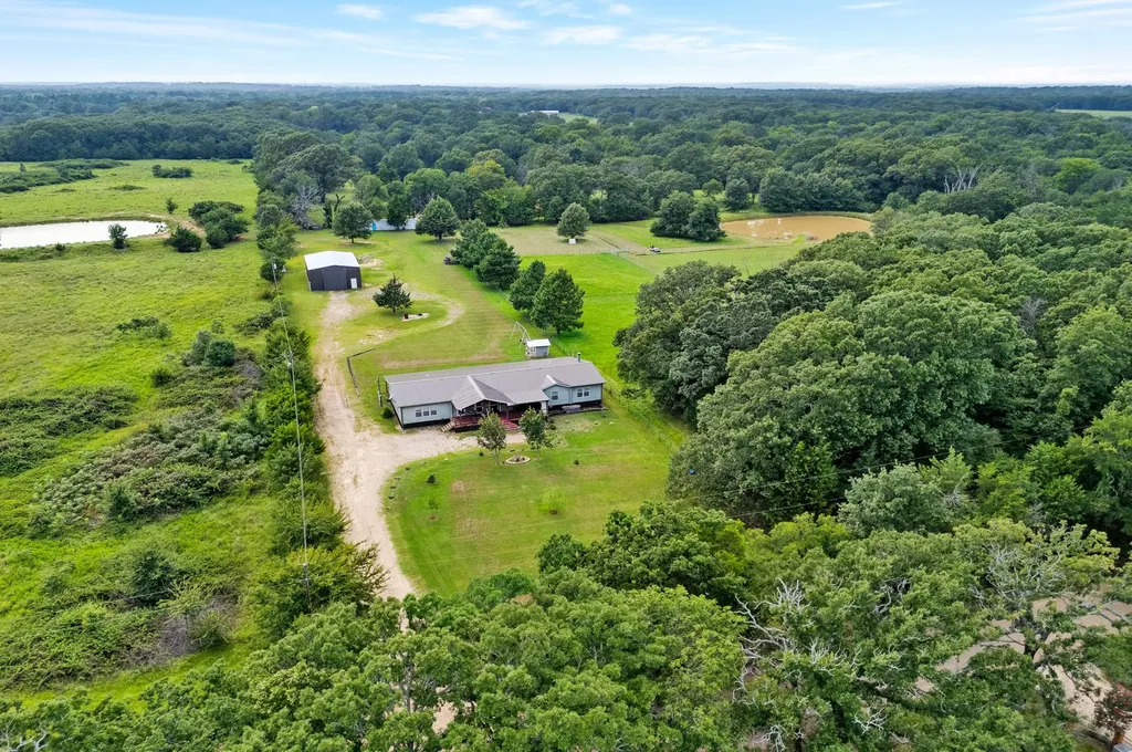 923 County Road 2415 Honey Grove TX 75446