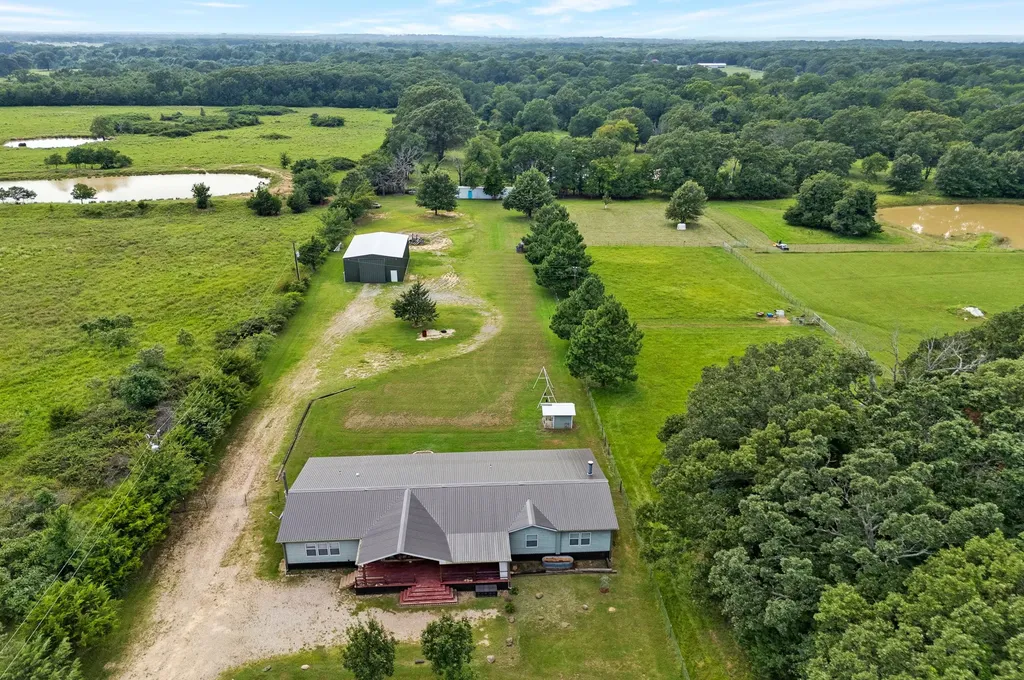 923 County Road 2415 Honey Grove TX 75446