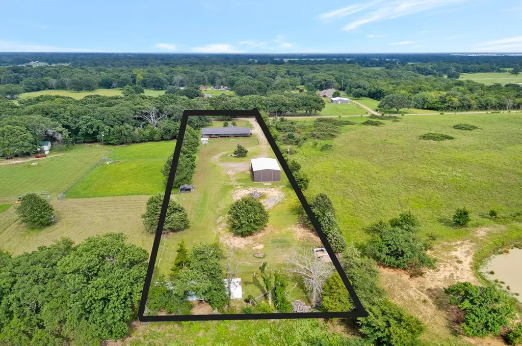 923 County Road 2415 Honey Grove TX 75446