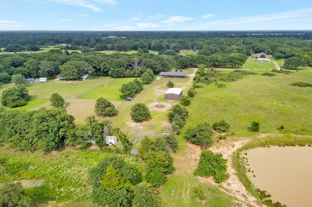 923 County Road 2415 Honey Grove TX 75446