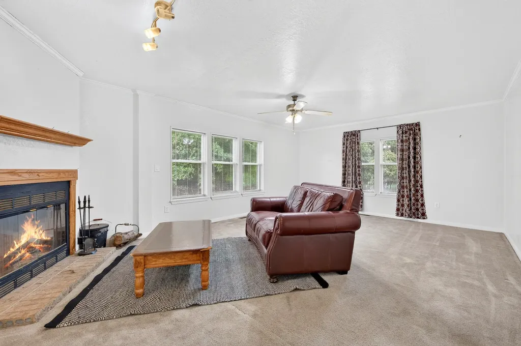 923 County Road 2415 Honey Grove TX 75446