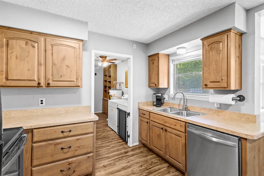 6204 Creek Crossing Road Alvarado TX 76009