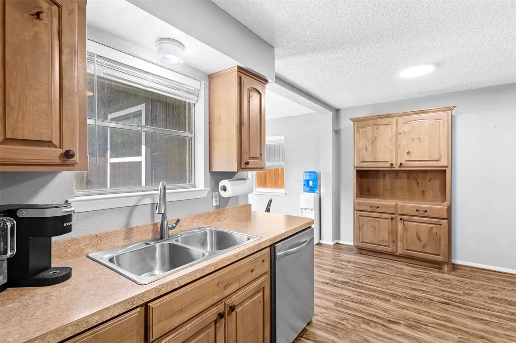 6204 Creek Crossing Road Alvarado TX 76009