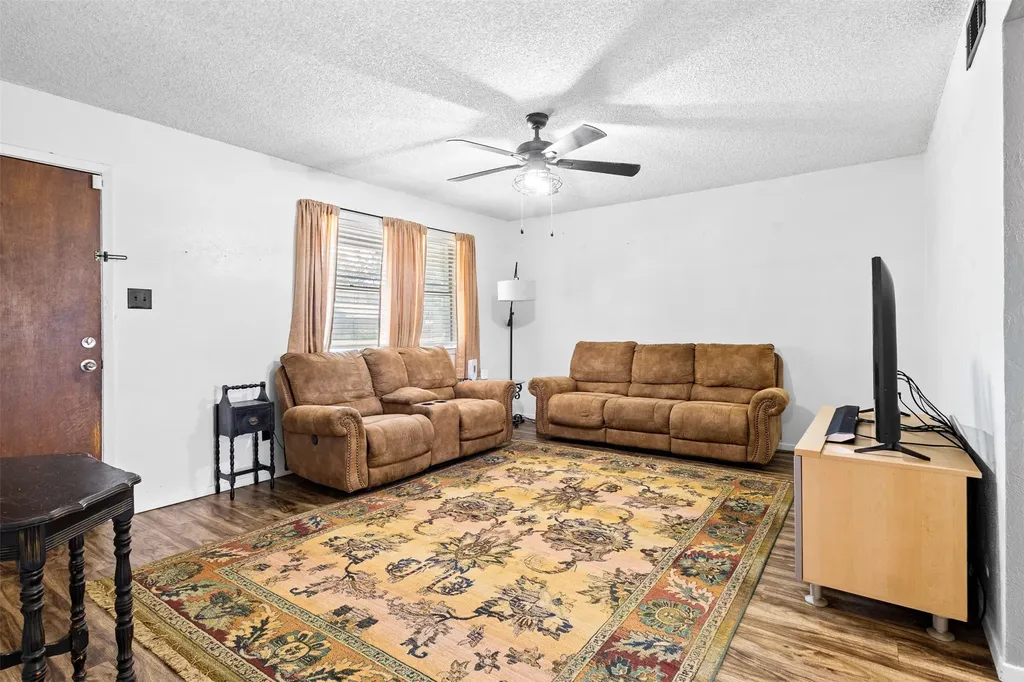 6204 Creek Crossing Road Alvarado TX 76009