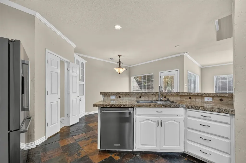 400 Breakers Point Court Irving TX 75063
