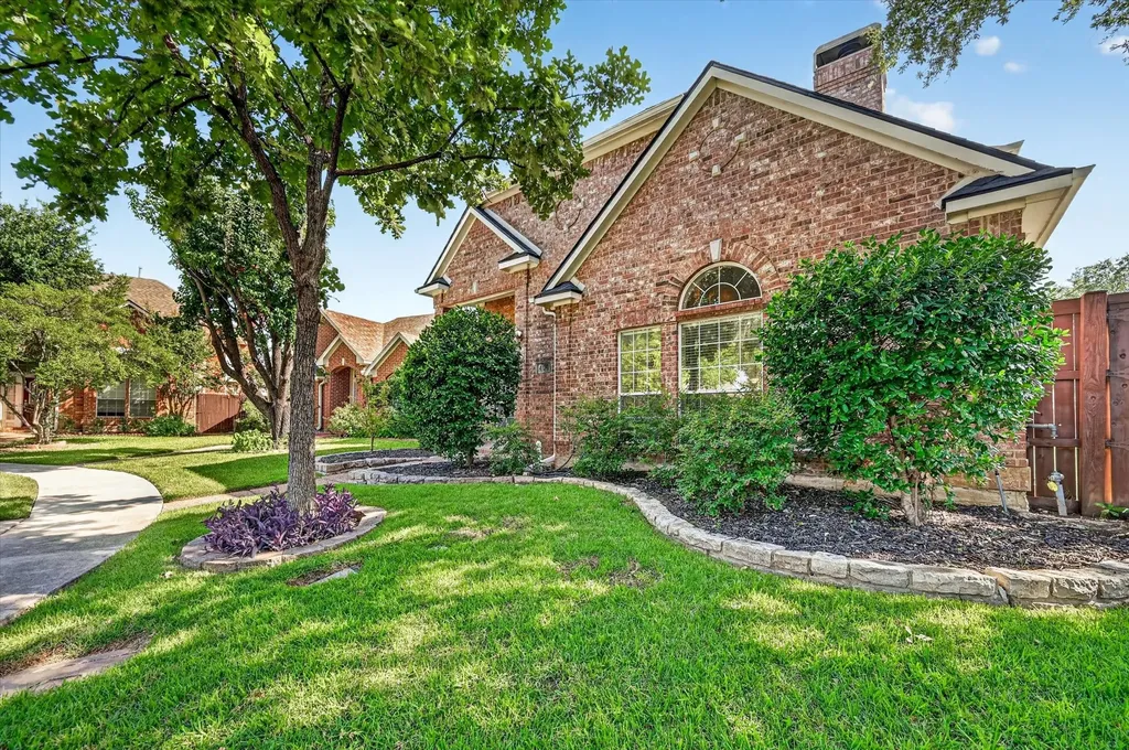 400 Breakers Point Court Irving TX 75063