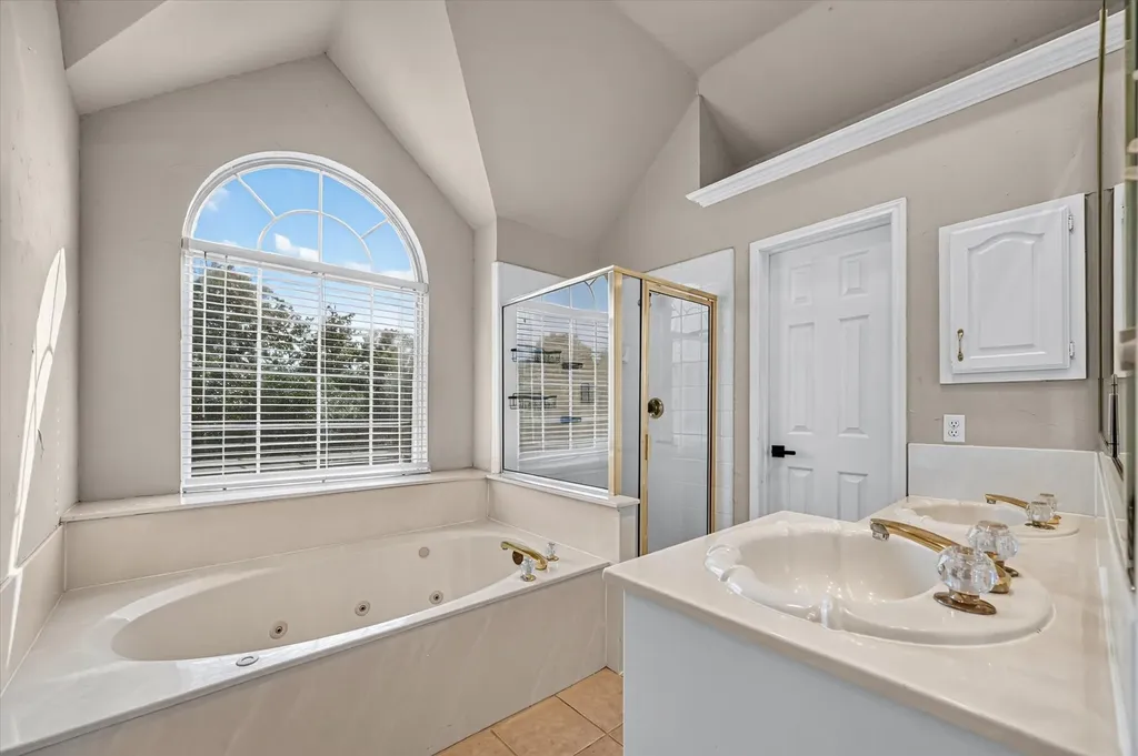 400 Breakers Point Court Irving TX 75063