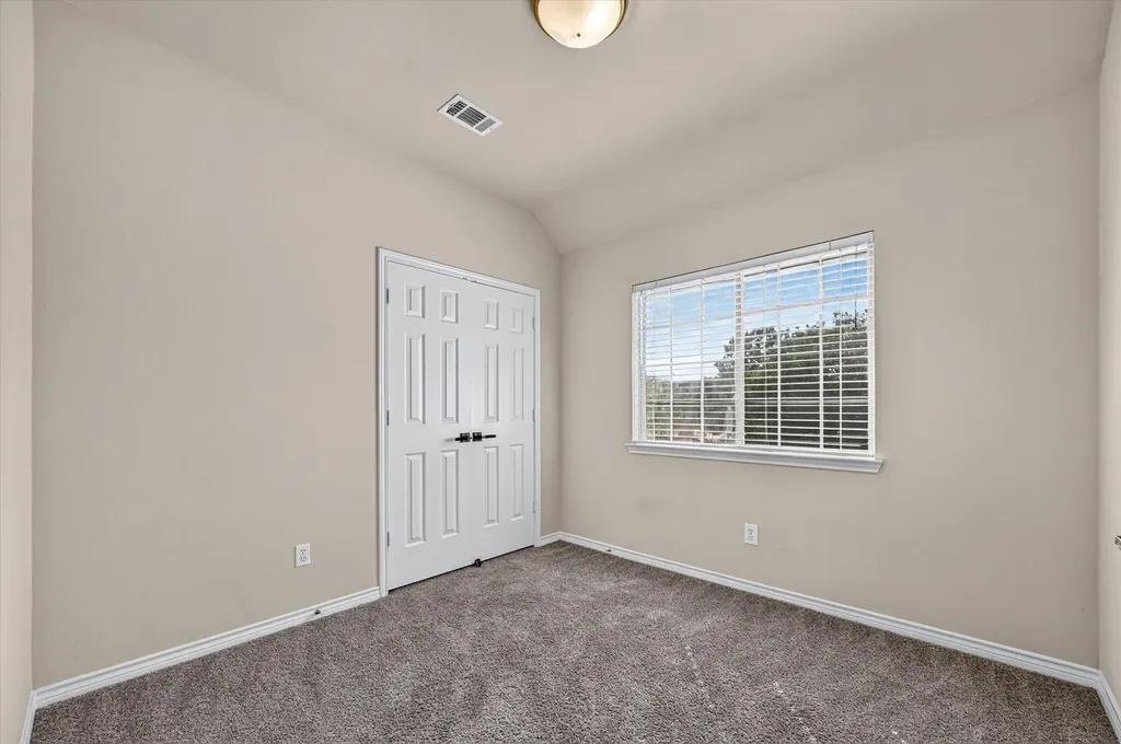 400 Breakers Point Court Irving TX 75063