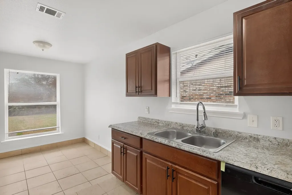5620 Norris Street Fort Worth TX 76119