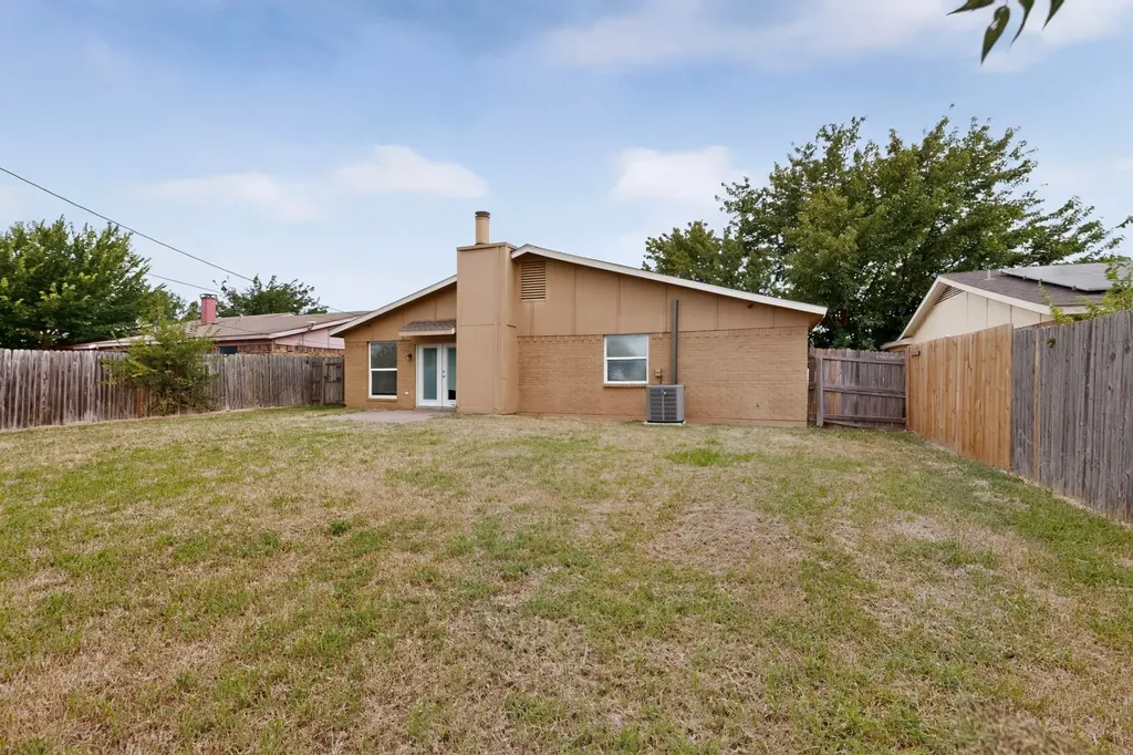 5620 Norris Street Fort Worth TX 76119