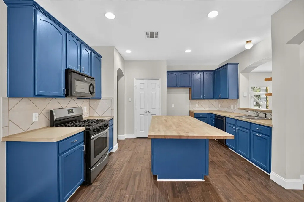 1209 Chattahoochee Drive Savannah TX 76227