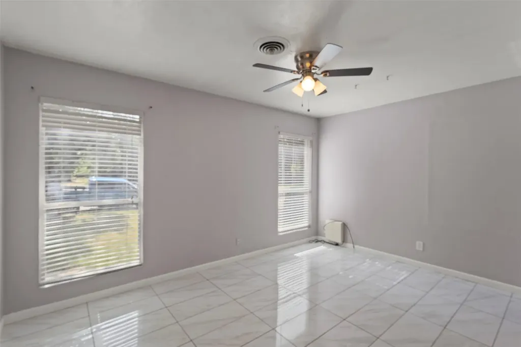 711 Hilltop Drive Irving TX 75060