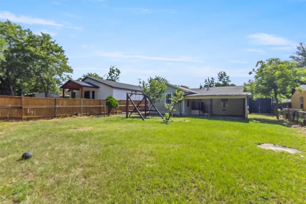 711 Hilltop Drive Irving TX 75060