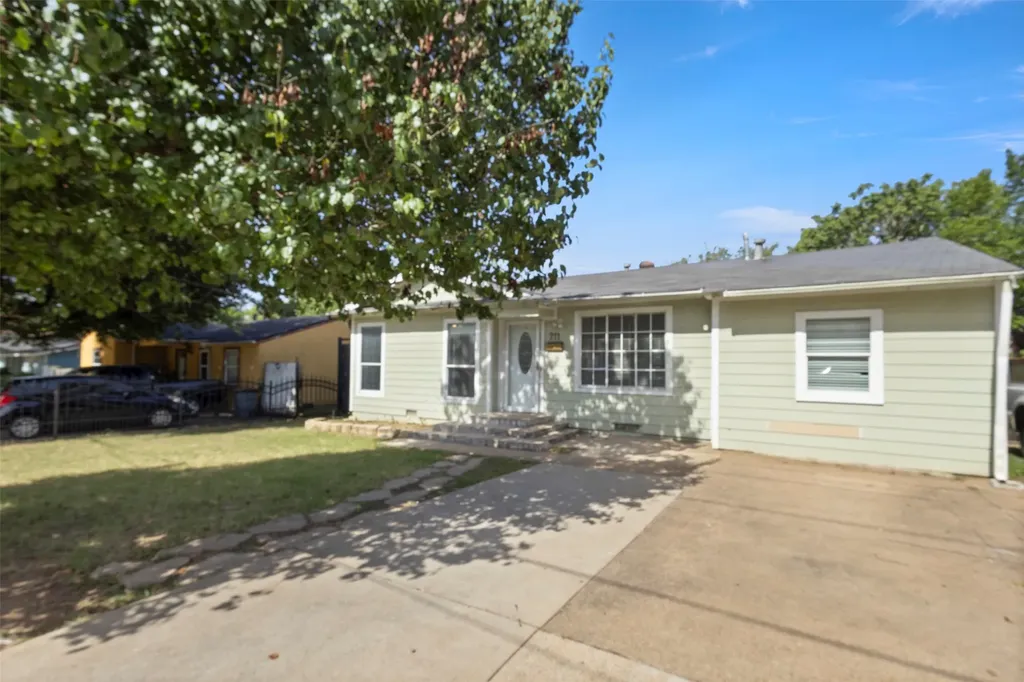 711 Hilltop Drive Irving TX 75060