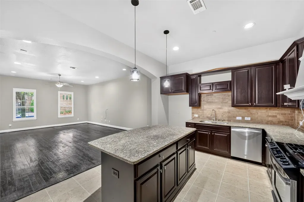 8607 Calvin Road Irving TX 75063