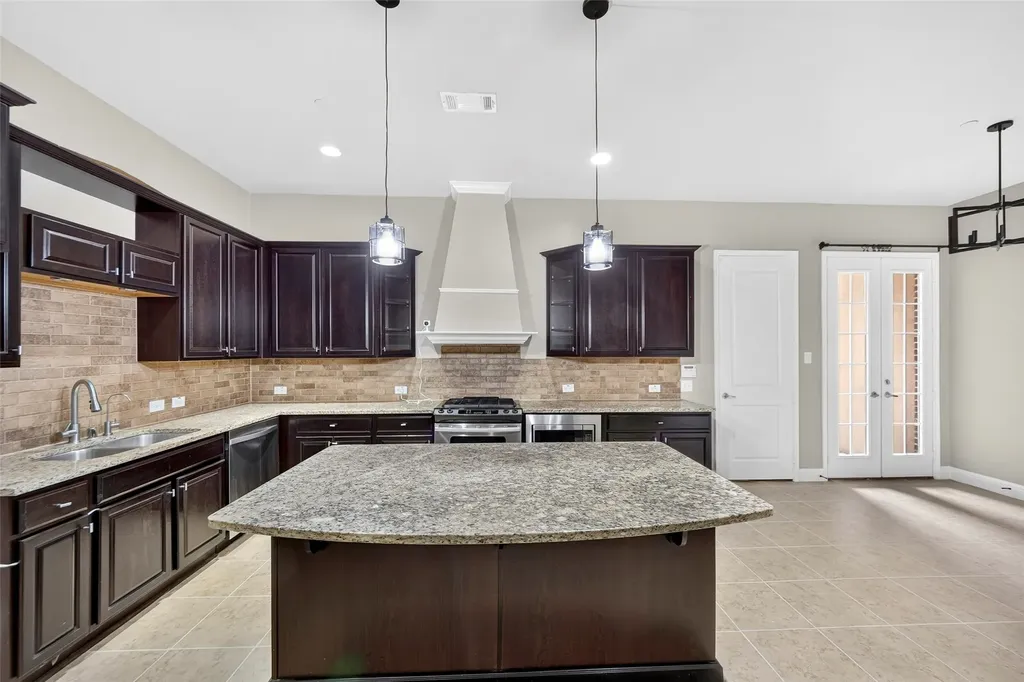 8607 Calvin Road Irving TX 75063