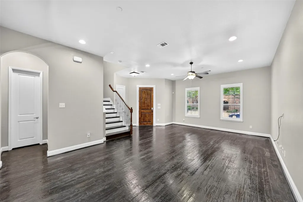 8607 Calvin Road Irving TX 75063