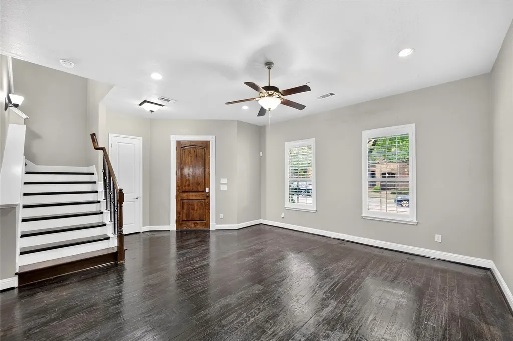 8607 Calvin Road Irving TX 75063