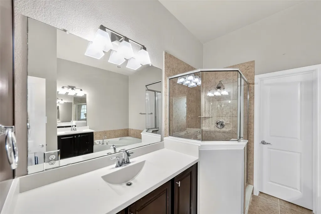8607 Calvin Road Irving TX 75063