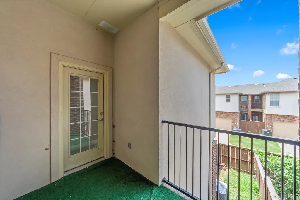 8607 Calvin Road Irving TX 75063