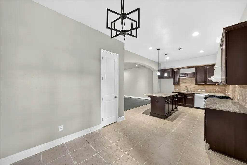 8607 Calvin Road Irving TX 75063