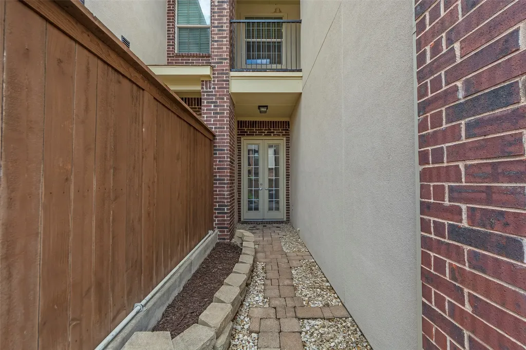 8607 Calvin Road Irving TX 75063