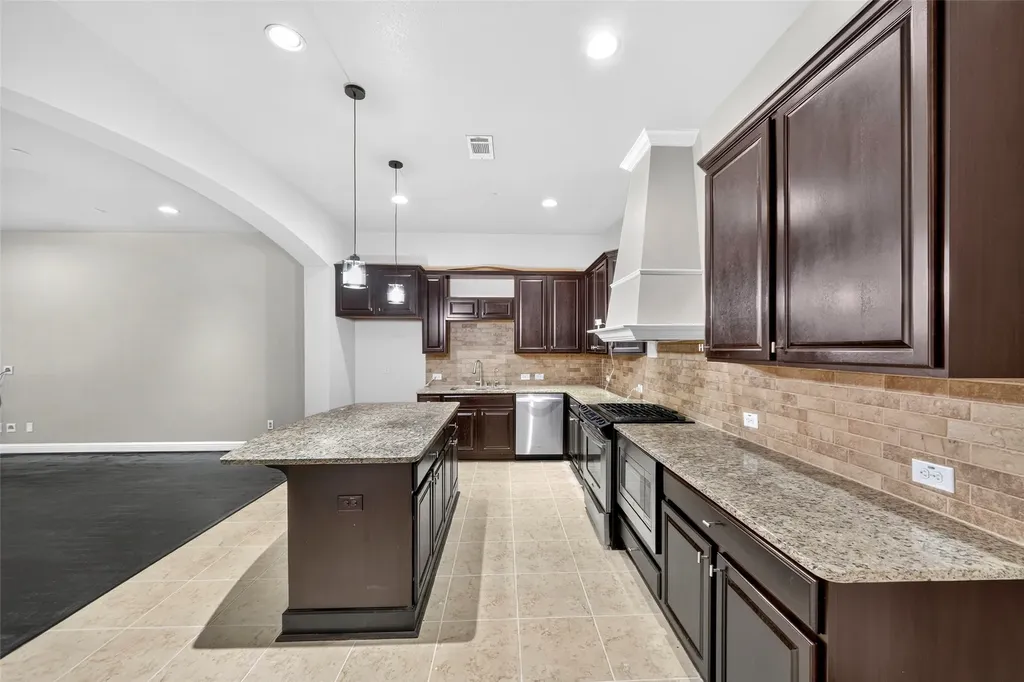 8607 Calvin Road Irving TX 75063