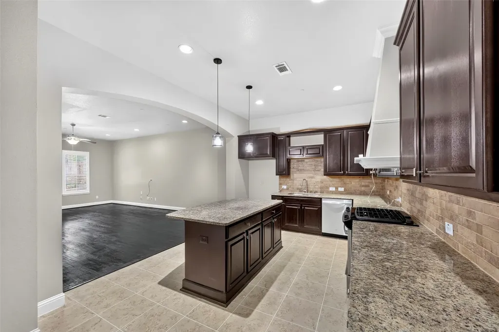 8607 Calvin Road Irving TX 75063