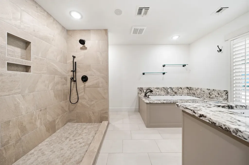 214 Oak Creek Circle Mcgregor TX 76657