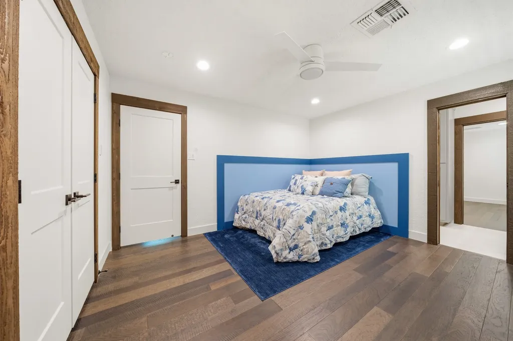 214 Oak Creek Circle Mcgregor TX 76657