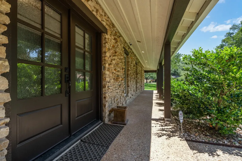 214 Oak Creek Circle Mcgregor TX 76657