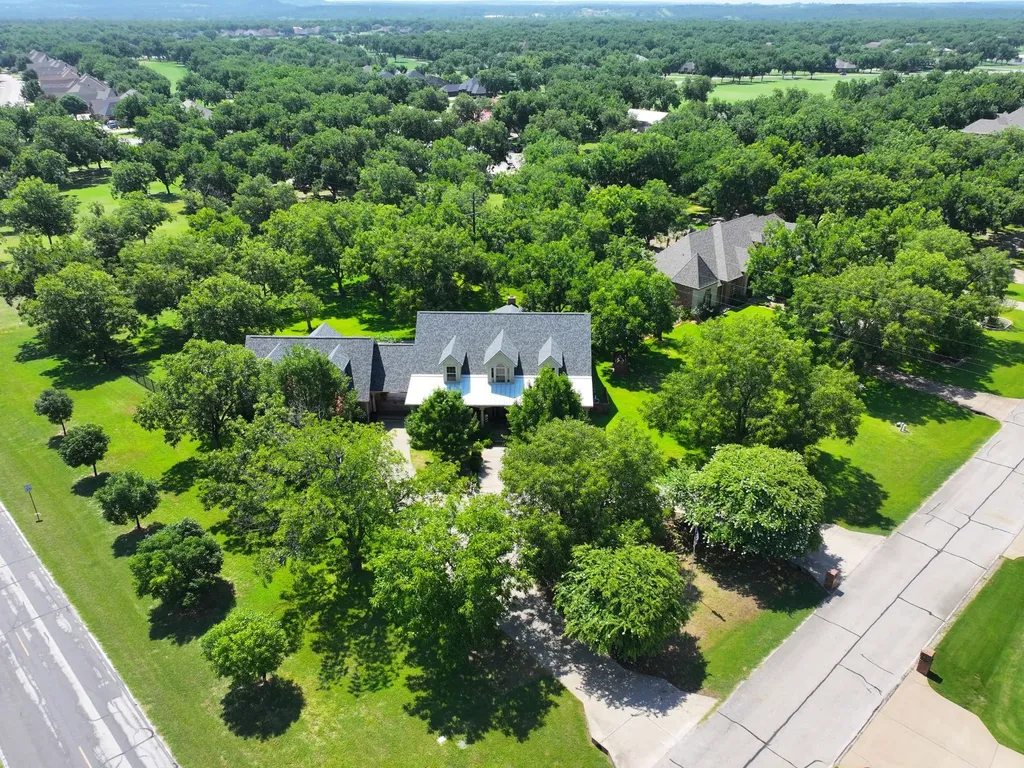 9001 Sawgrass Court Granbury TX 76049