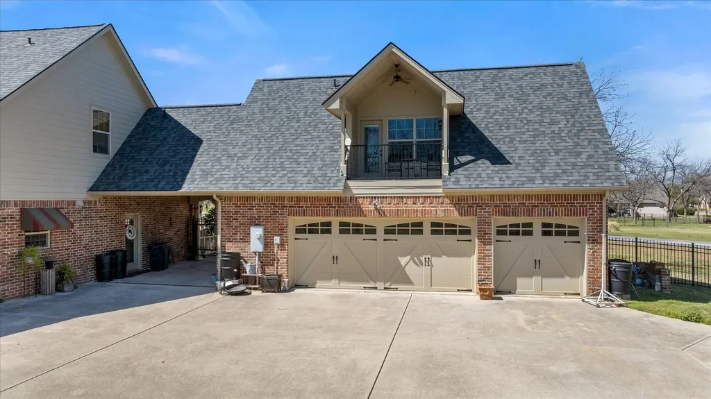 9001 Sawgrass Court Granbury TX 76049